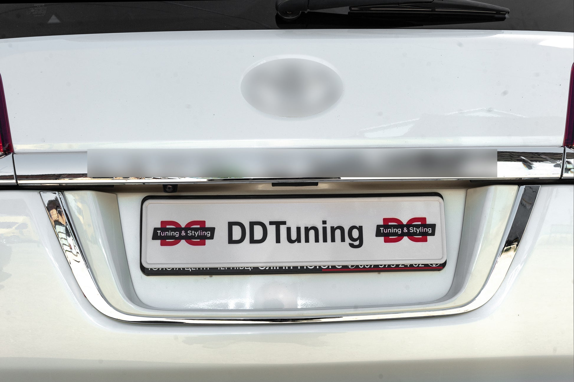 License Plate Trim OEM (2016+) for Toyota Land Cruiser 200 2007-2021 - image 3