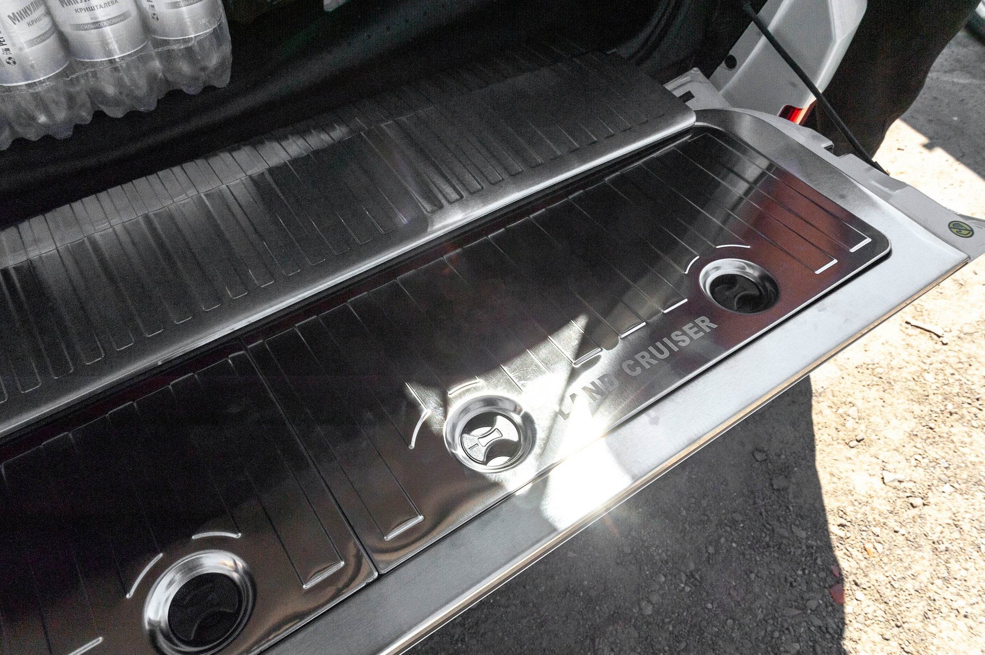 Set of inserts in the trunk (stainless steel) for Toyota Land Cruiser 200 - Reelken Auto