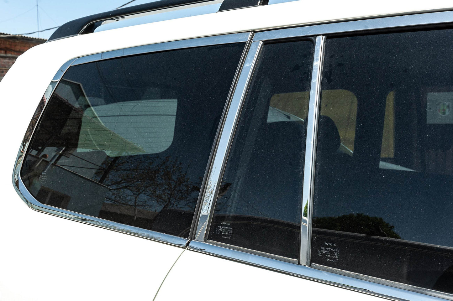 Full frames are glasses and stand (stainless) for Toyota Land Cruiser 200 - Reelken Auto