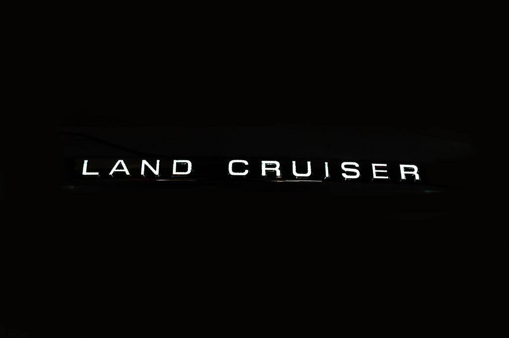 Plank above the LED number (2016+) for Toyota Land Cruiser 200 - Reelken Auto