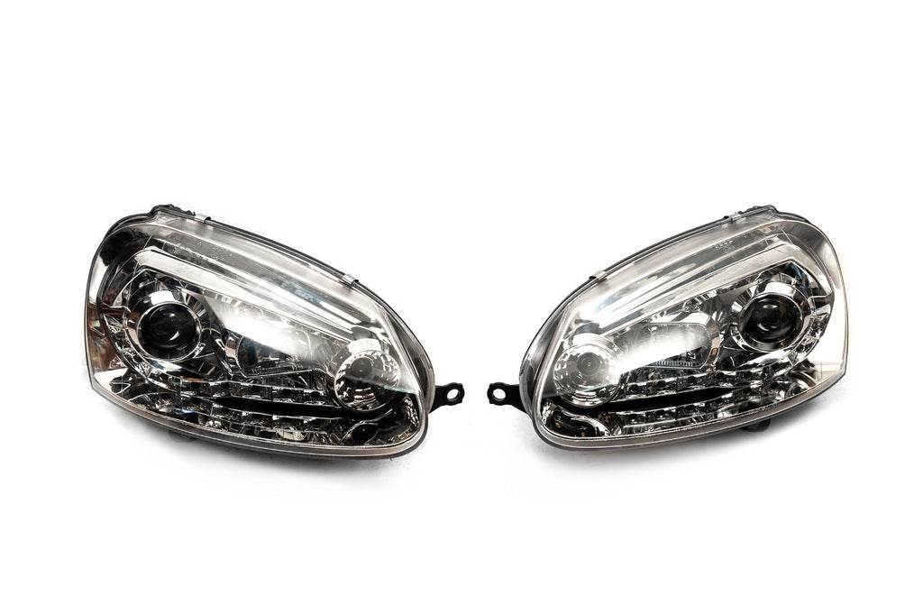 Front optics with LED lights Silver (2 pcs) for Volkswagen Golf 5 - Reelken Auto