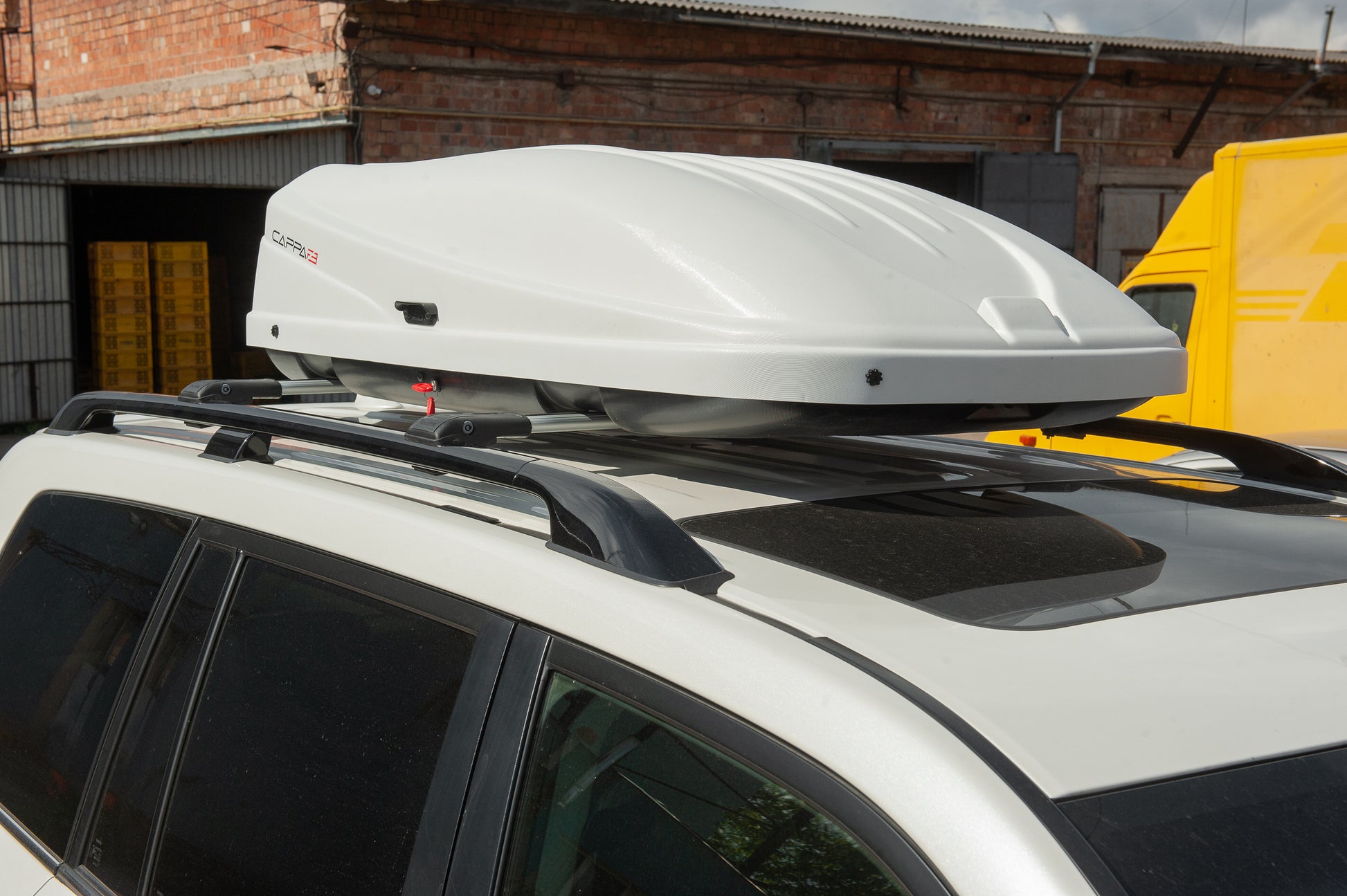 Roof box EuroCap white (450 L) - image 1