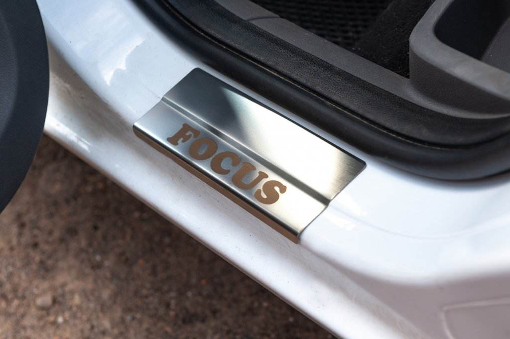 Threshold pads (Carmos, 4 pcs., stainless steel) for Ford Focus II 2005-2008 - Reelken Auto
