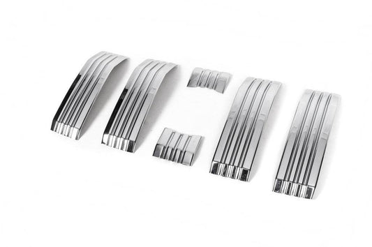 The chrome strips on the grille 2017↗︎ for Toyota Land Cruiser Prado 150 - Reelken Auto