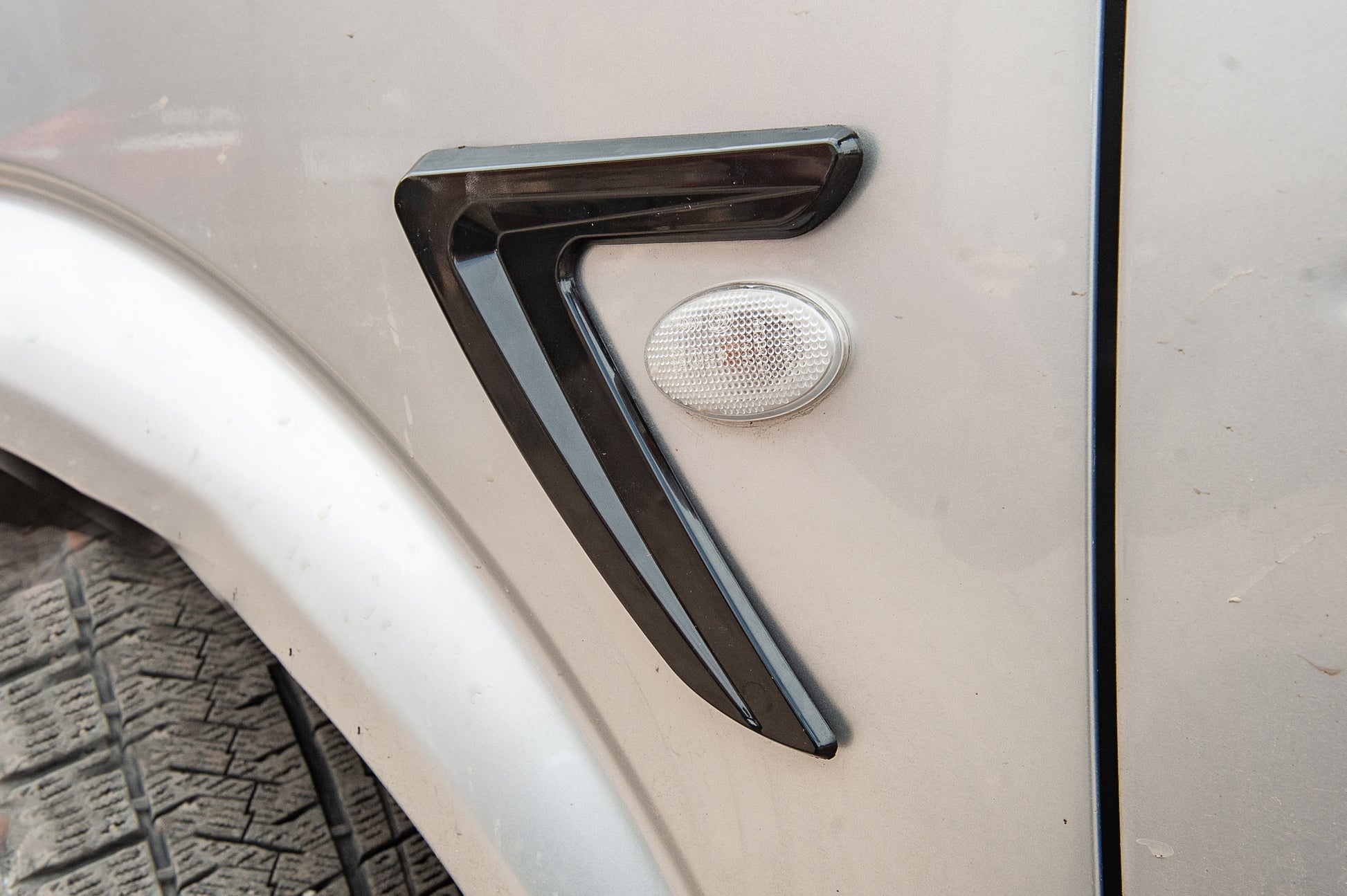 Universal Side Vents DPT V-3 (ABS) (2pcs) (gloss black) - image 2