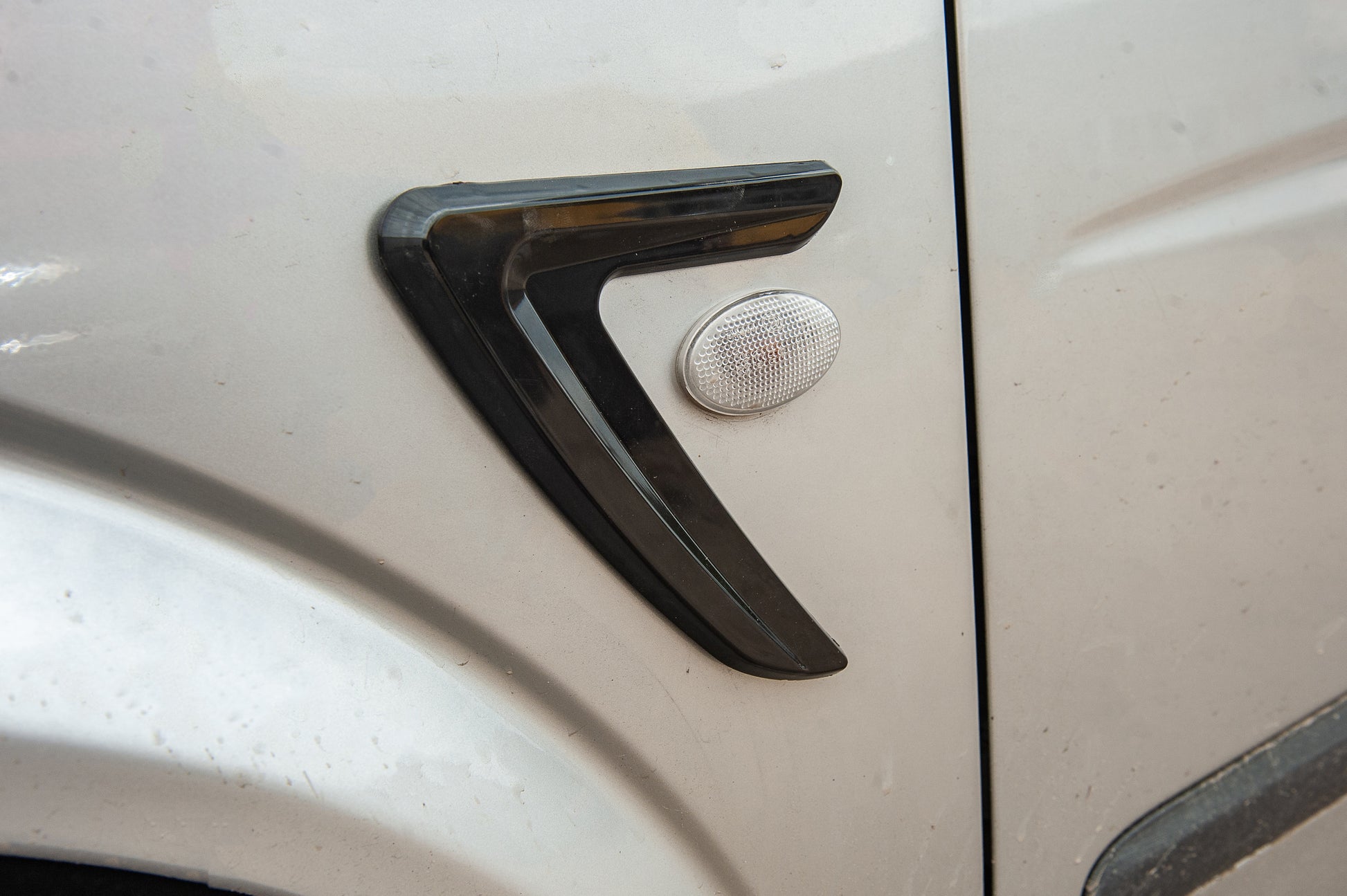 Universal Side Vents DPT V-3 (ABS) (2pcs) (gloss black) - image 13