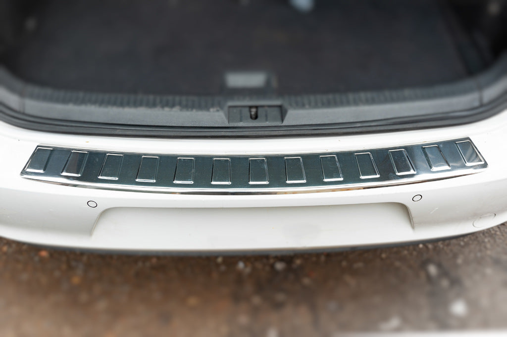 Rear Bumper Protector Carmos Stainless Steel for Volkswagen Golf 7/E-Golf 2012-2020 - image 3