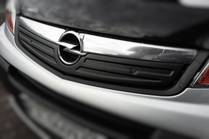 Winter grill cover 2007-2015 (V2, upper) for Opel Vivaro 2001-2015 - image 1