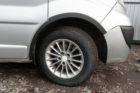 Lining on the wheel arches (4 pieces, black) for Renault Trafic 2001-2015 - image 1