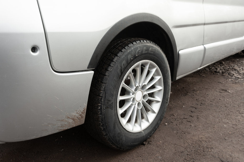 Lining on the wheel arches (4 pieces, black) for Renault Trafic 2001-2015 - image 15