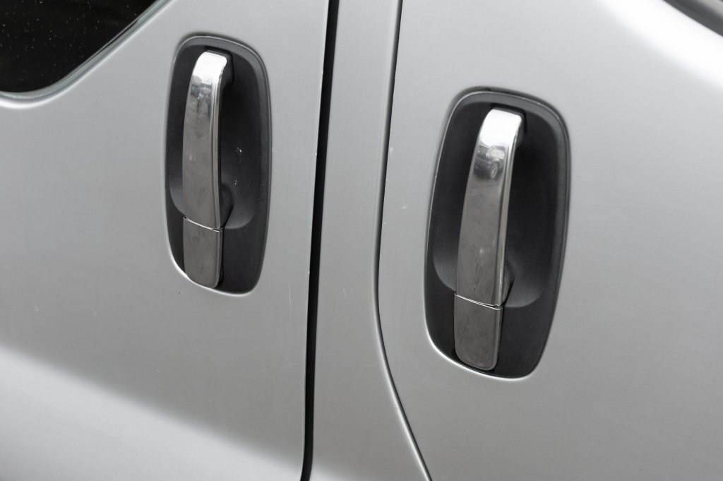 Pads on handles (4-piece, stainless steel) for Nissan Primastar 2002-2014 - image 6
