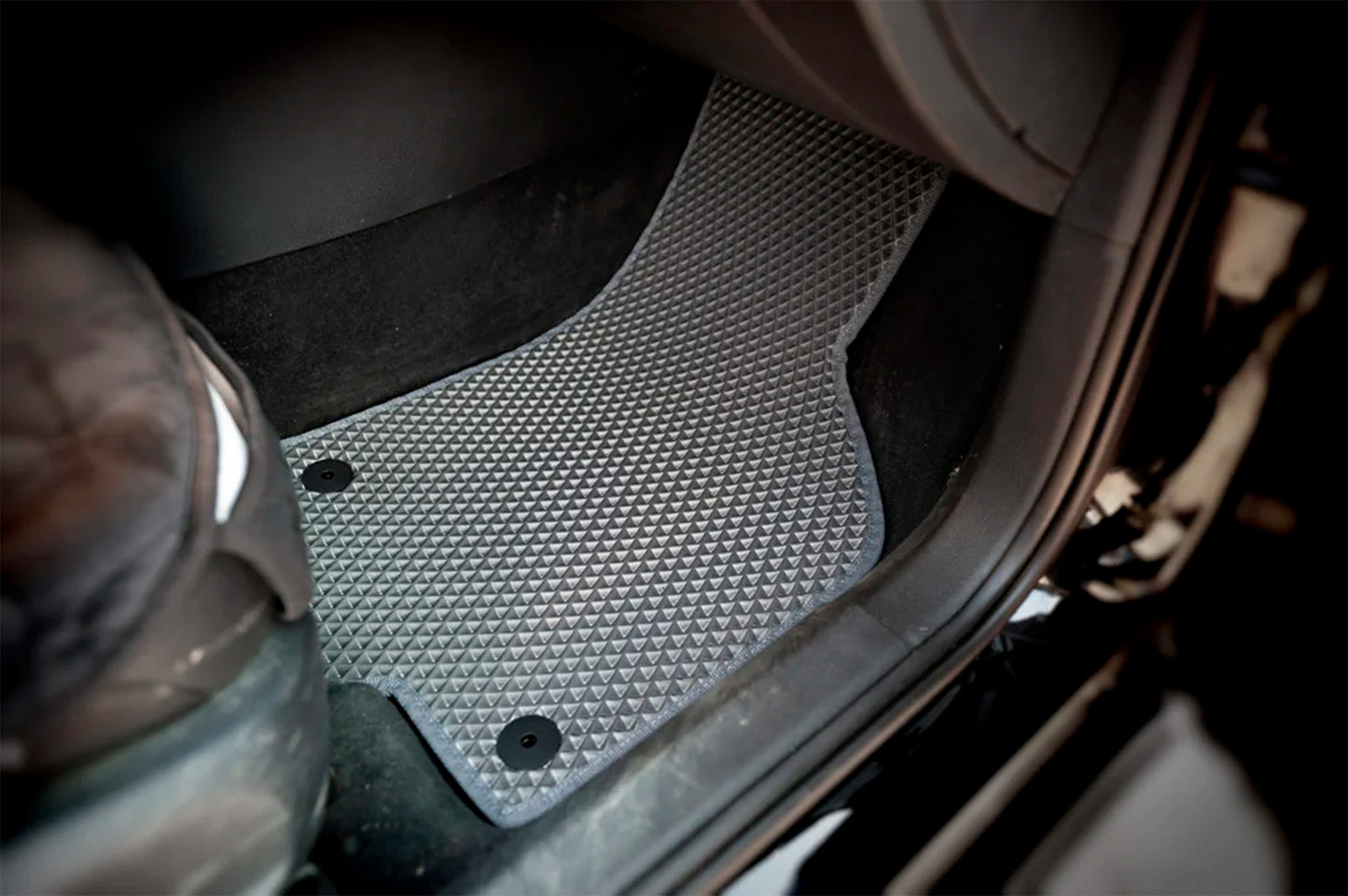 EVA Floor Mats (EU, Grey) for Volkswagen Passat B8 2015-2023 - image 1