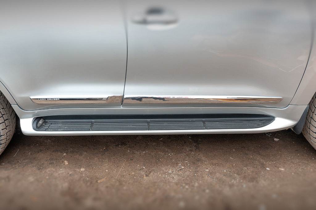 A set of door moldings (2016-2021) for Toyota Land Cruiser 200 - Reelken Auto