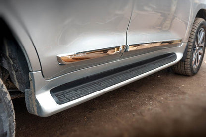 A set of door moldings (2016-2021) for Toyota Land Cruiser 200 - Reelken Auto