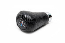 The gear lever is OEM (imitation leather, black crocodile) for BMW 3 series E-36 1990-2000 - Reelken Auto