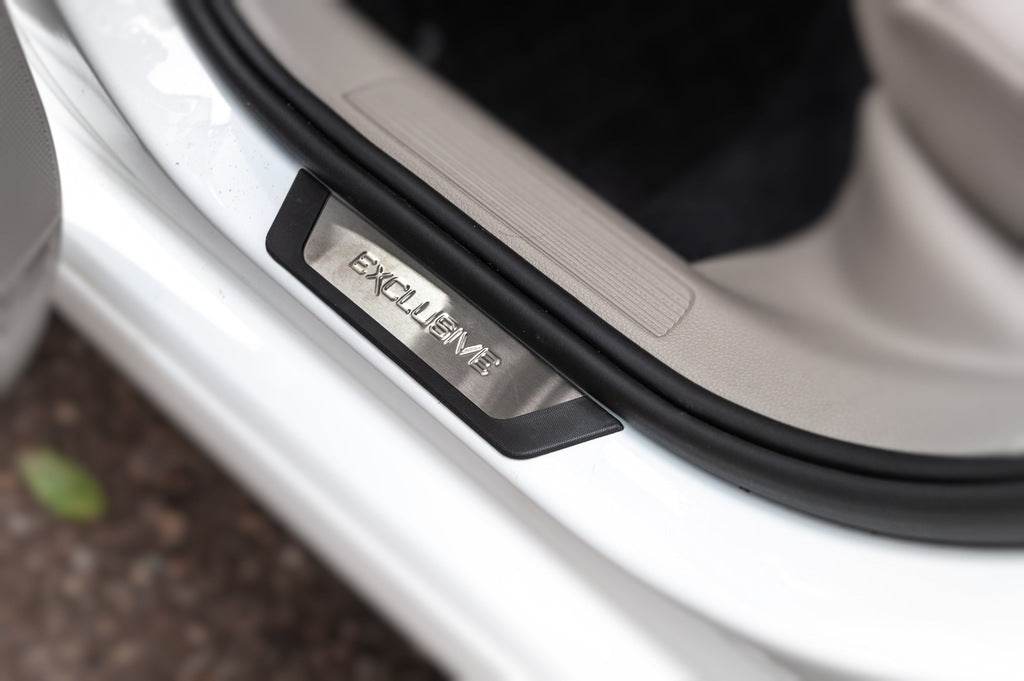 Door sills Flexill Exclusive (4 pcs, stainless steel) for Volkswagen Golf 7/E-Golf - Reelken Auto