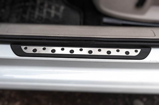 Door sills Flexill Dotline (4 pcs, stainless steel) for Volkswagen Golf 7/E-Golf - Reelken Auto