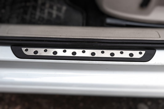 Door Sill Protectors Flexill Dotline (4 pcs, Stainless Steel) for Volkswagen Golf 7/E-Golf 2012-2020 - image 2