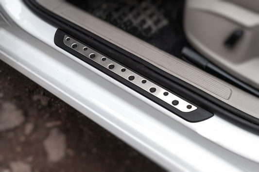 Door sills Flexill Dotline (4 pcs, stainless steel) for Volkswagen Golf 7/E-Golf - Reelken Auto