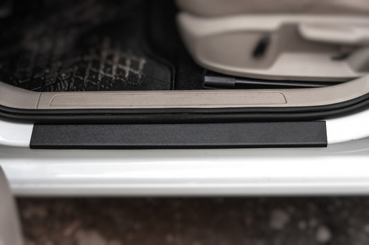 ABS Door Sill Protectors DDU (4 pcs, plastic) for Volkswagen Golf 7/E-Golf 2012-2020 - image 2