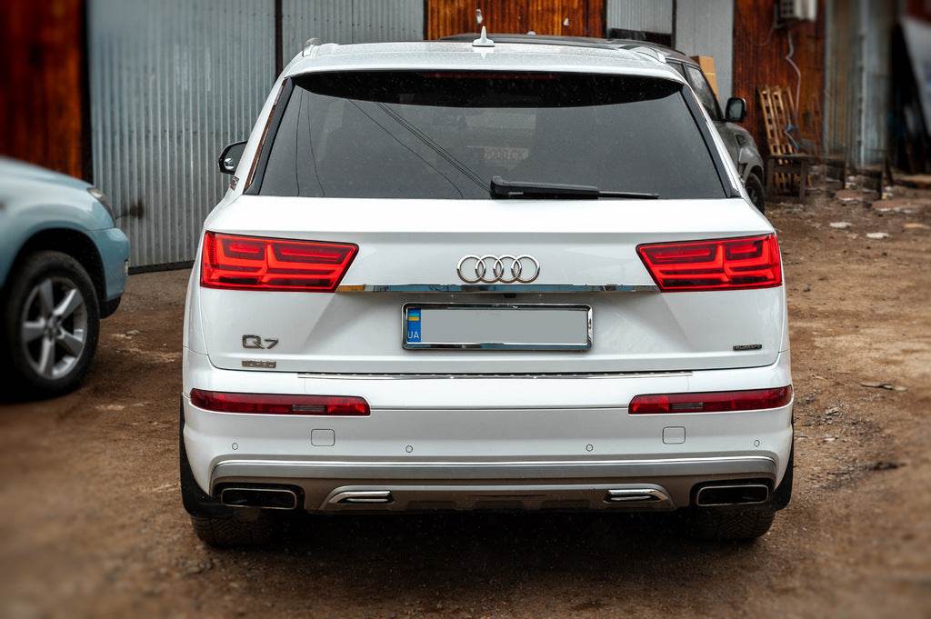 Chrome bar above the number (stainless) for Audi Q7 2015- - Reelken Auto