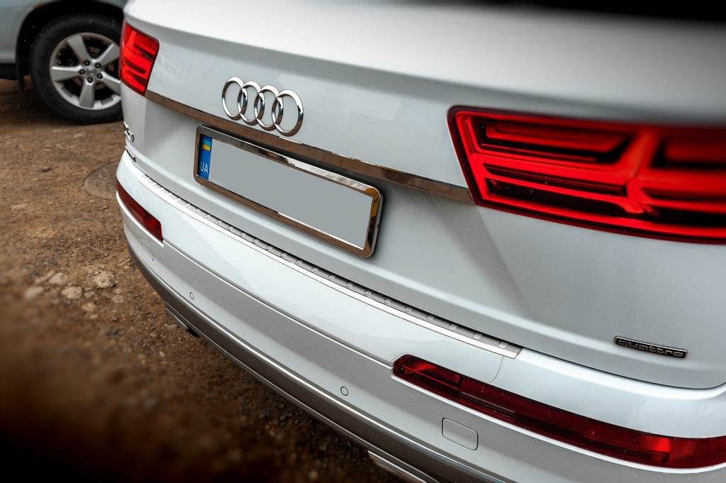 Chrome bar above the number (stainless) for Audi Q7 2015- - Reelken Auto