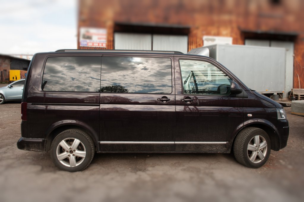 Integrated Roof Rails (black) for Volkswagen T5 Transporter 2003-2010 - image 2