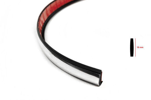 Black molding with chrome strip per meter sal122 (1 meter, 19 mm) - Reelken Auto