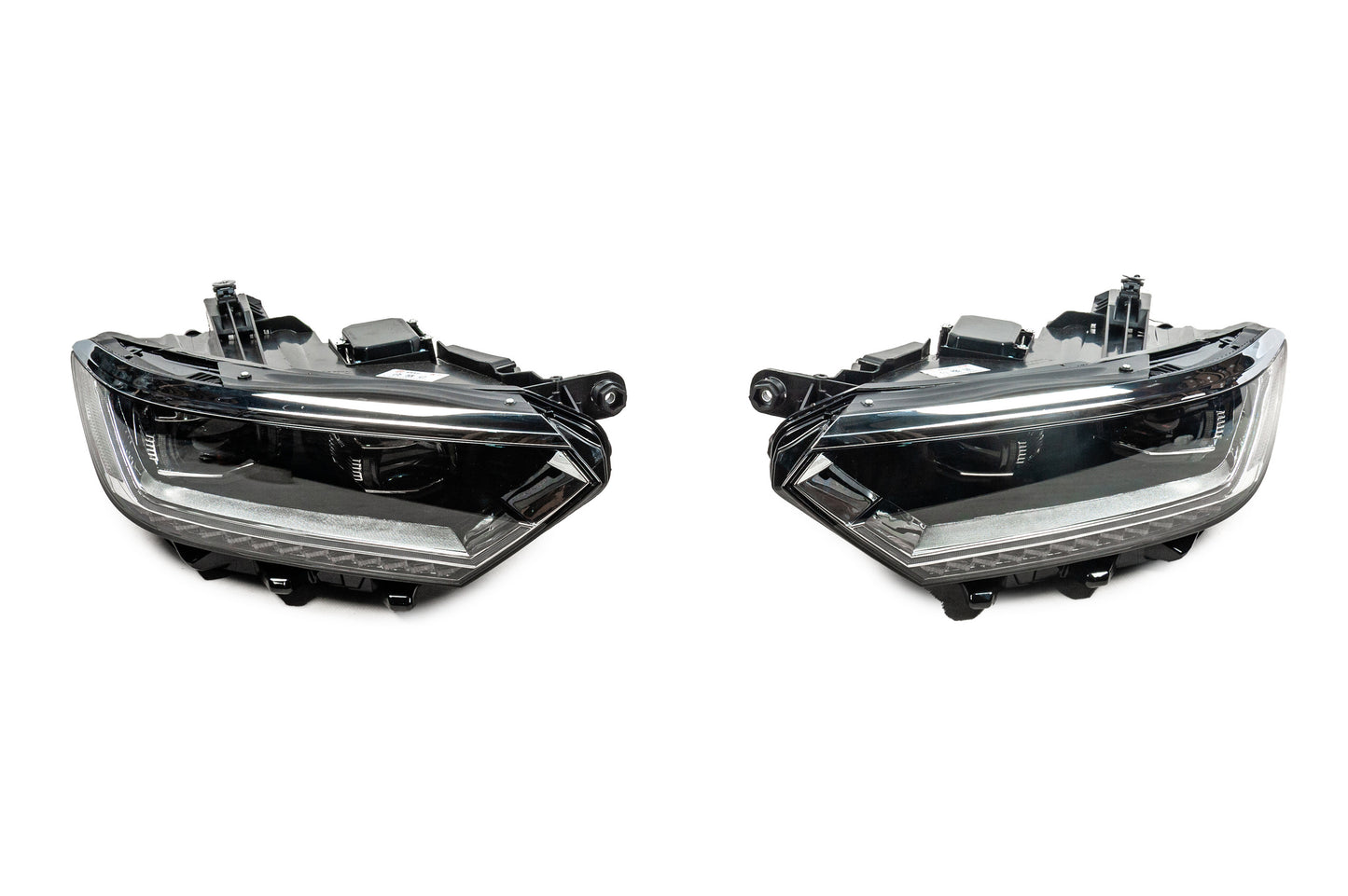 Full LED Headlights (2015-2019, 2 pcs) for Volkswagen Passat B8 2015-2023 - image 1