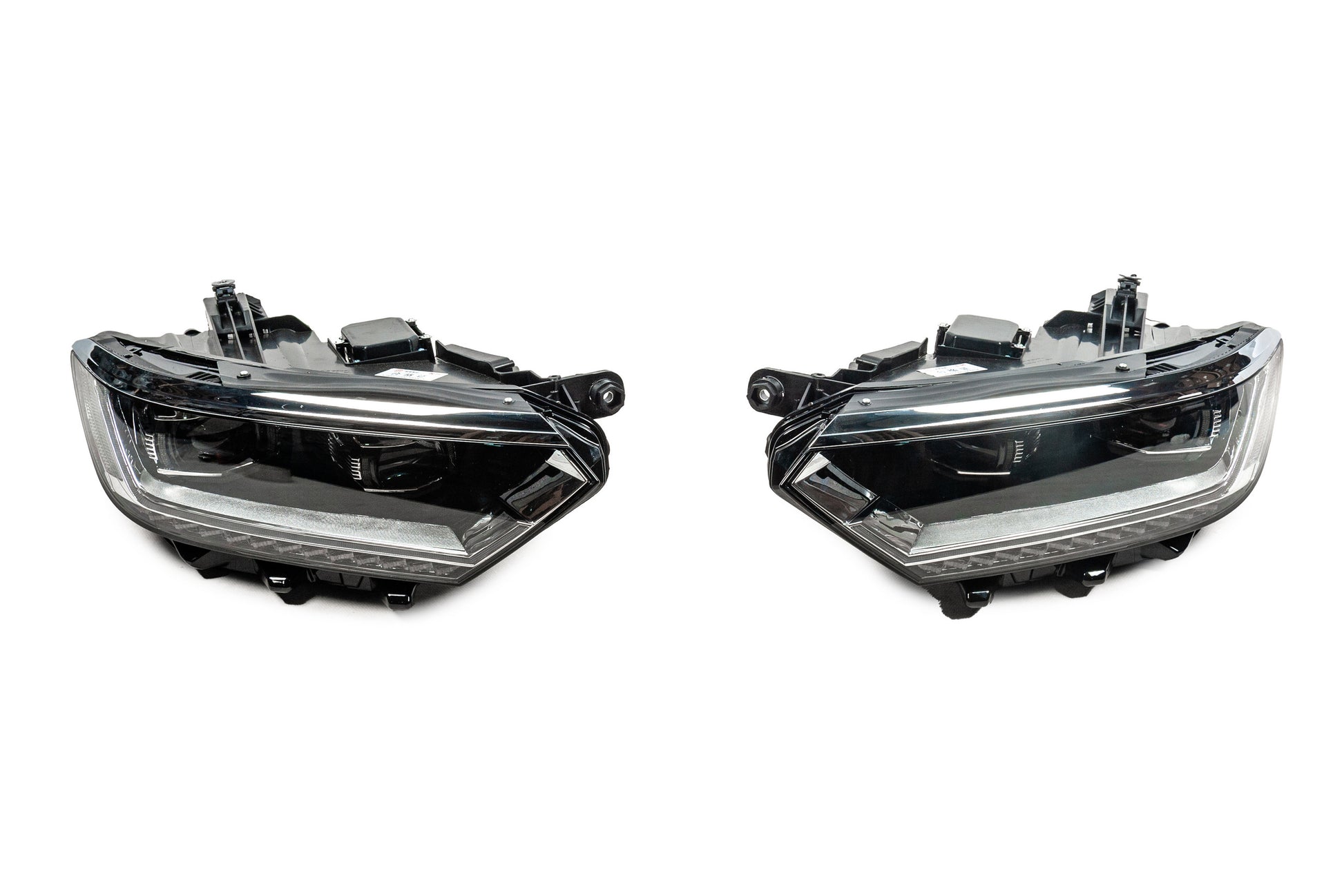 Full LED Headlights (2015-2019, 2 pcs) for Volkswagen Passat B8 2015-2023 - image 1