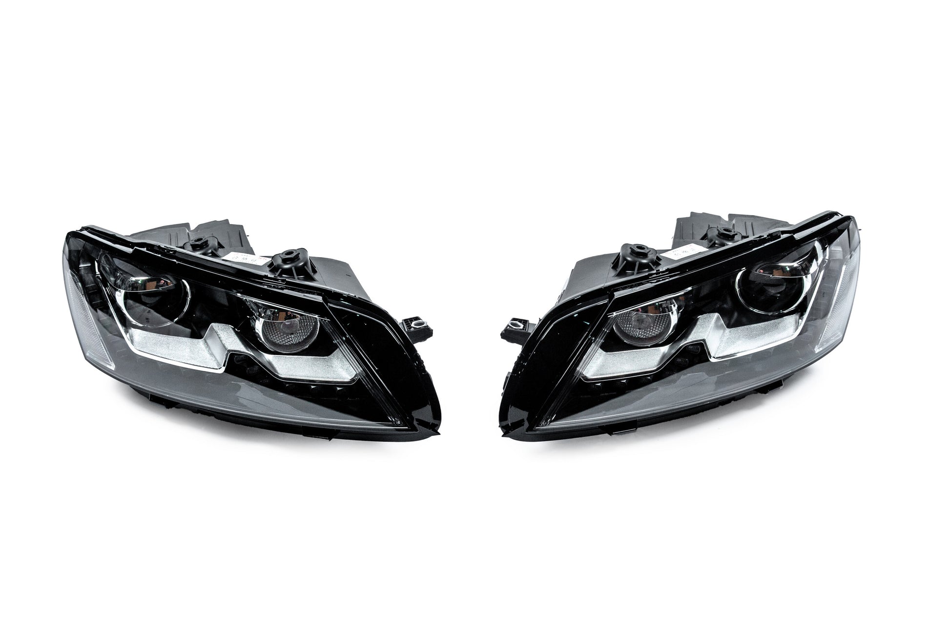 Front headlights V1 (for USA, 2 pcs) for Volkswagen Passat B7 2012-2015 - image 1