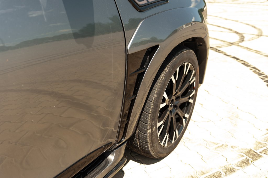 Body Kit Set (Black Hawk Edition) for Nissan Armada 2016-2024 - image 31