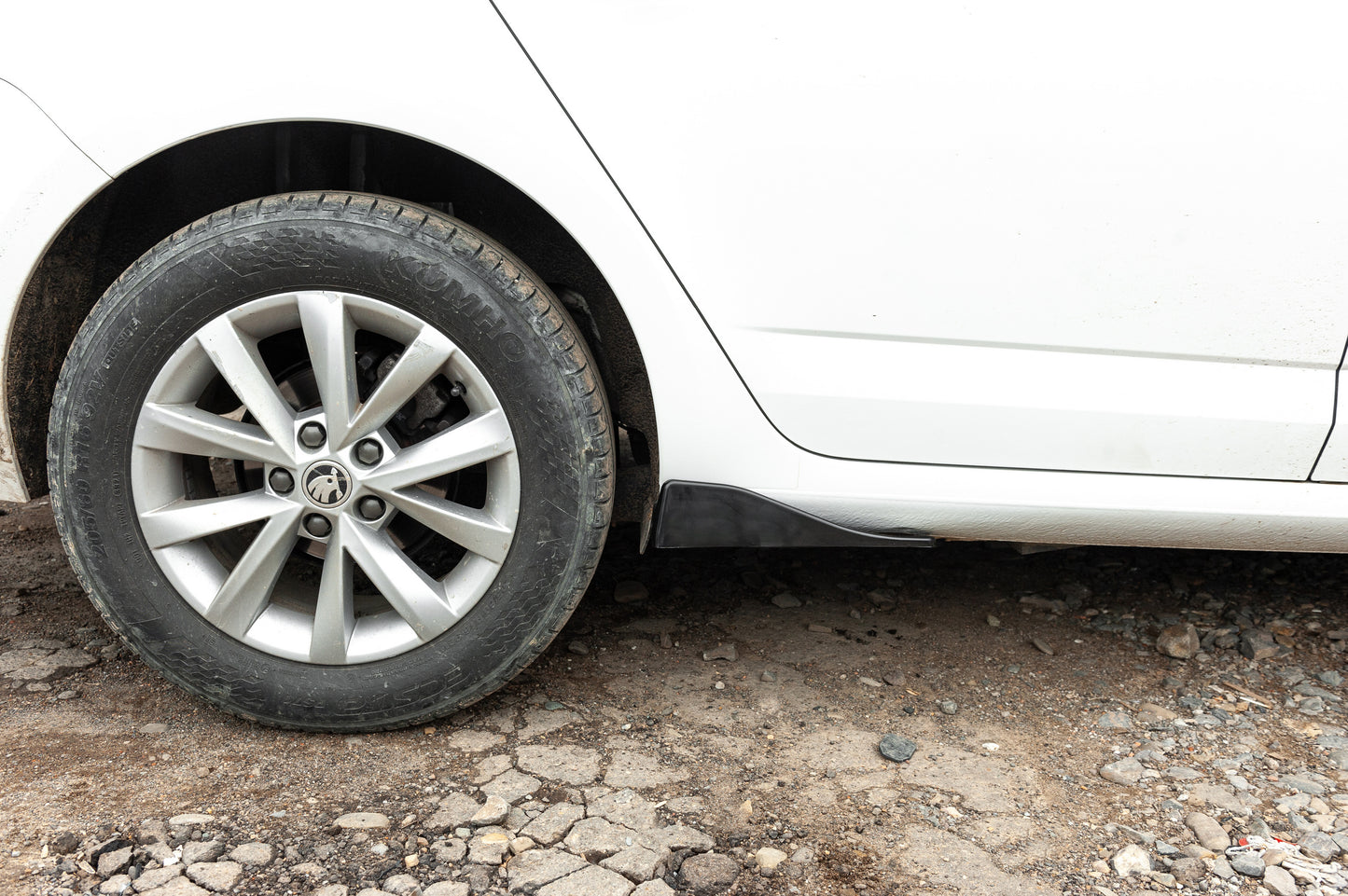 Universal Flap Side Skirt Extensions Type-C (2 pcs, Gloss Black, ABS Plastic) - image 7