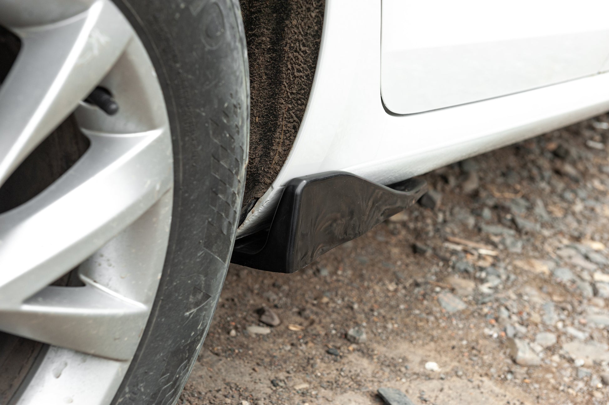 Universal Flap Side Skirt Extensions Type-C (2 pcs, Gloss Black, ABS Plastic) - image 6