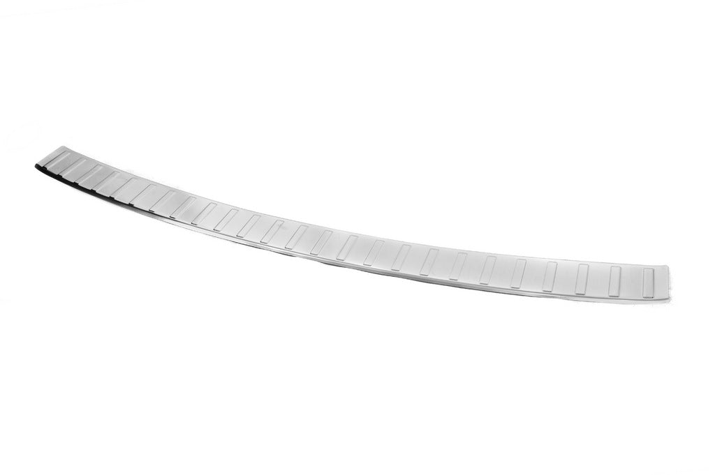 Rear Bumper Protector Carmos Gloss Stainless Steel for Volvo XC60 2017- - image 4