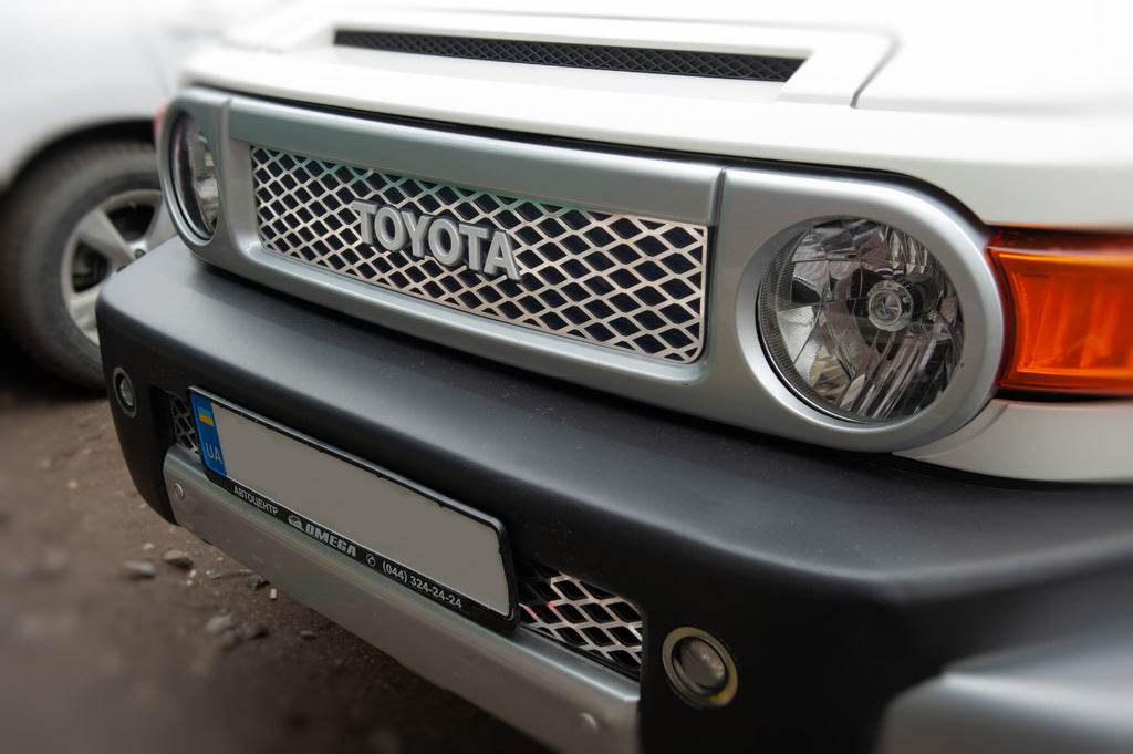 Chrome hood on the grill (stainless steel) for Toyota FJ Cruiser - Reelken Auto