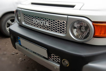Chrome hood on the grill (stainless steel) for Toyota FJ Cruiser - Reelken Auto