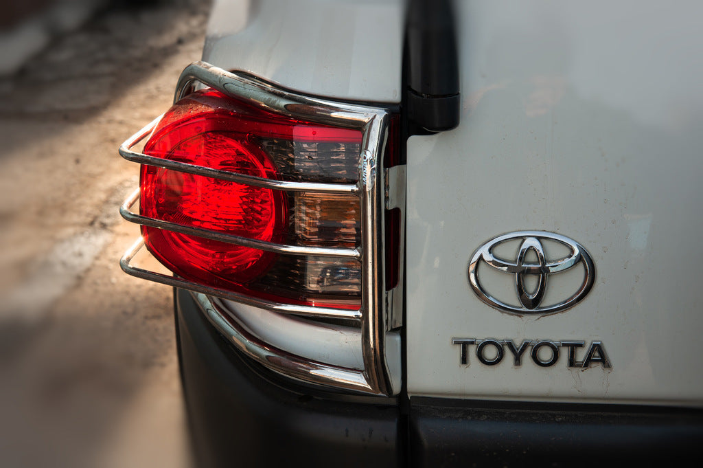 Tail Light Guards (Stainless Steel, 2 pcs) for Toyota FJ Cruiser 2006-2022 - image 3