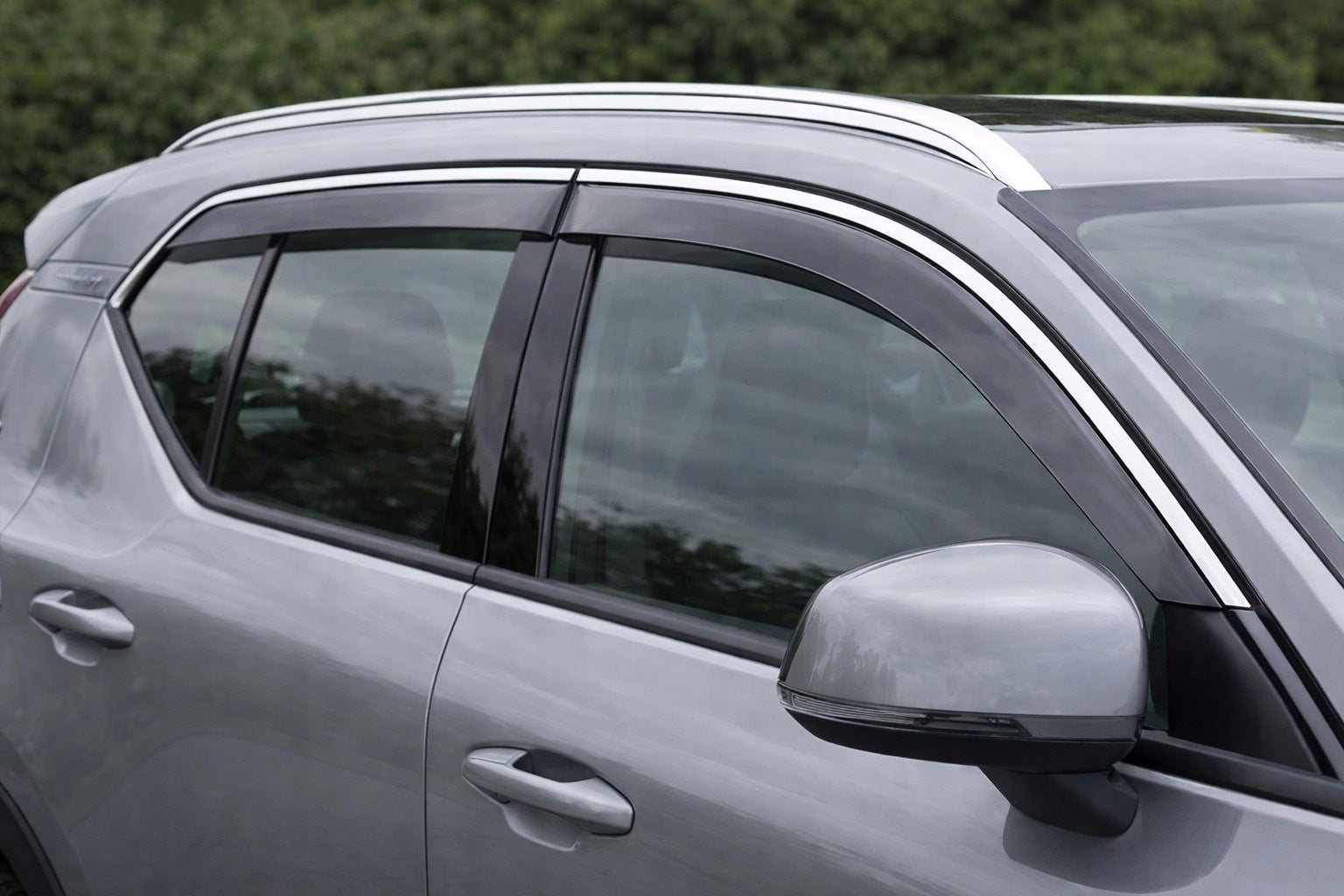 Window Deflectors with Chrome Trim Niken Luxury (4 pcs) for Volvo XC40 2018- - image 1