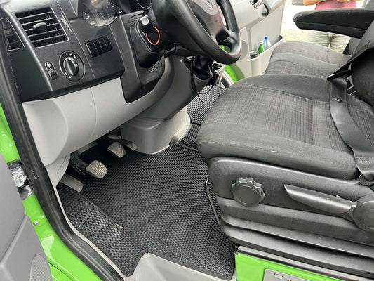 Rubber Floor Mats Carsuit V1 (Black) for Volkswagen Crafter 2006-2016 - image 1