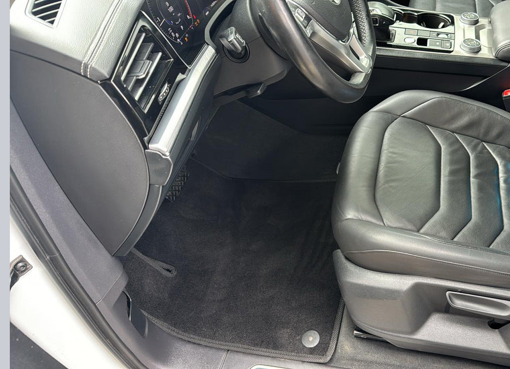 Textile Floor Mats Premium (black) for Volkswagen Touareg 2018- - image 1