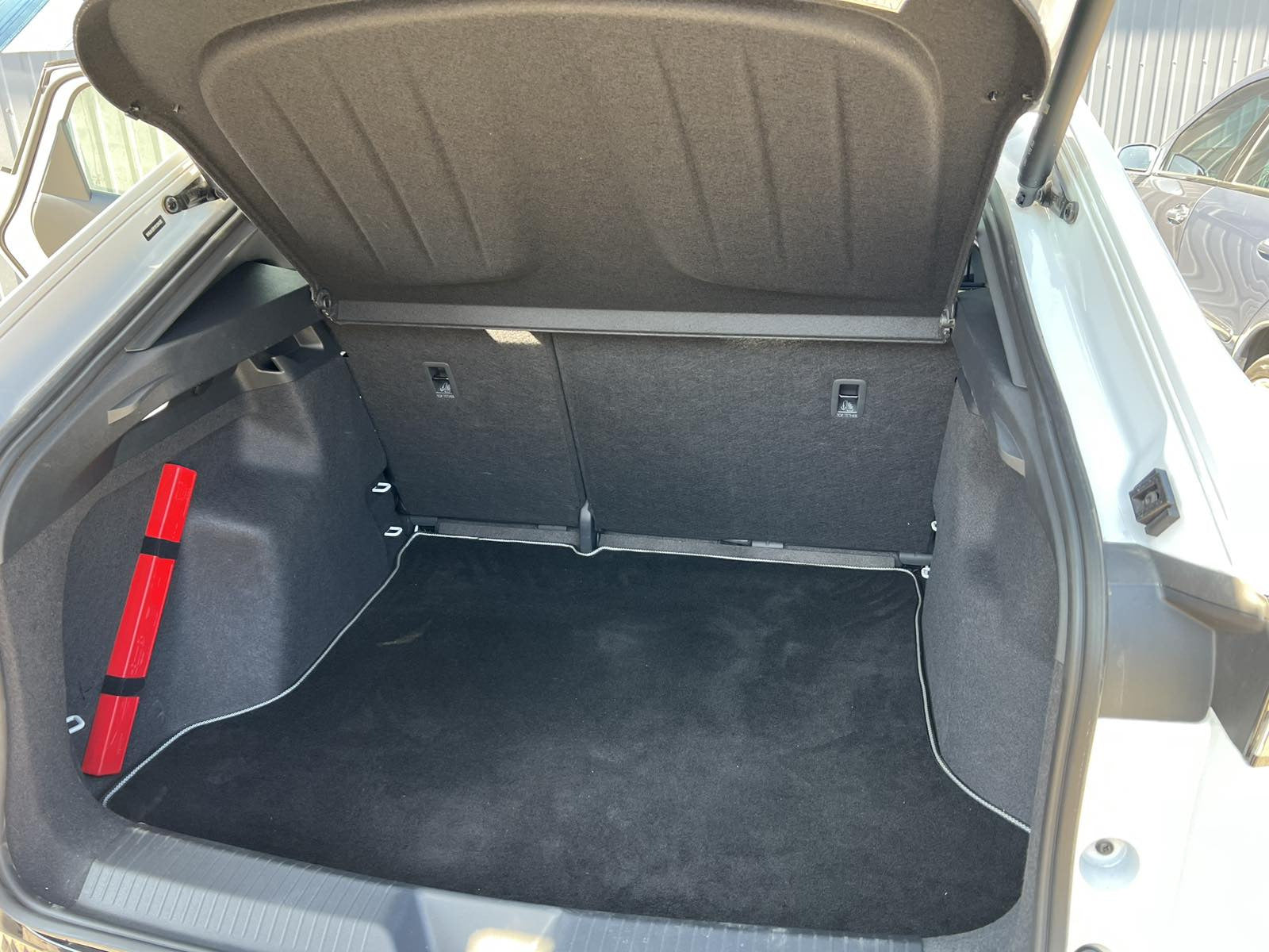 Premium textile trunk mat (Black) for Volkswagen ID. UNYX - image 1