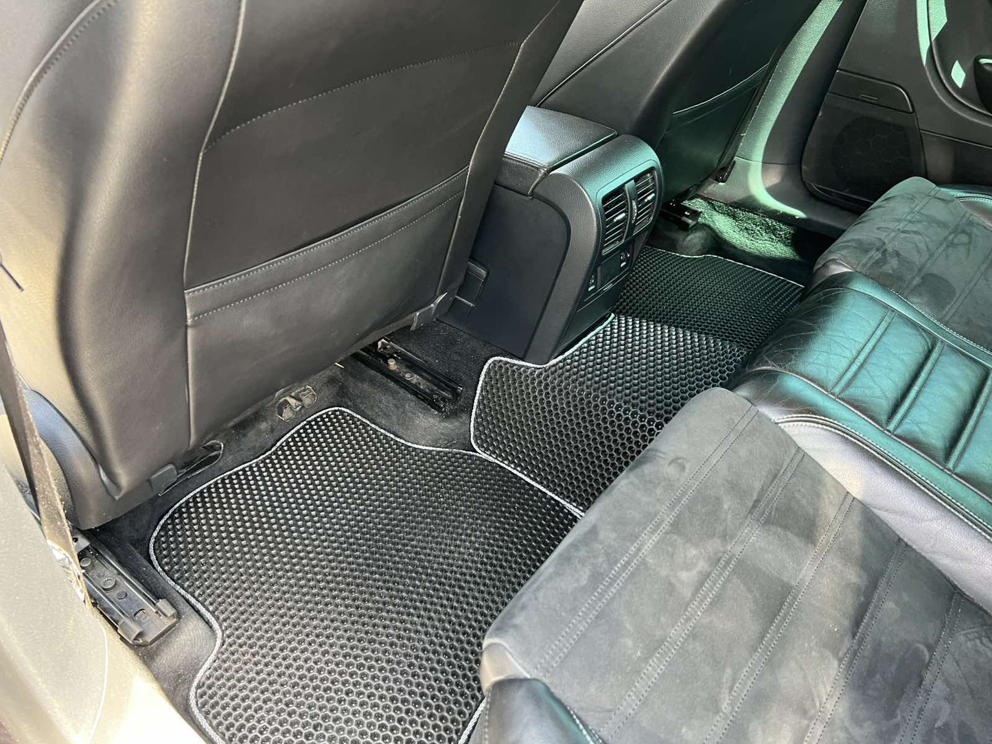 EVA Floor Mats (Honeycomb, Black) for Volkswagen Passat СС 2008-2017 - image 3