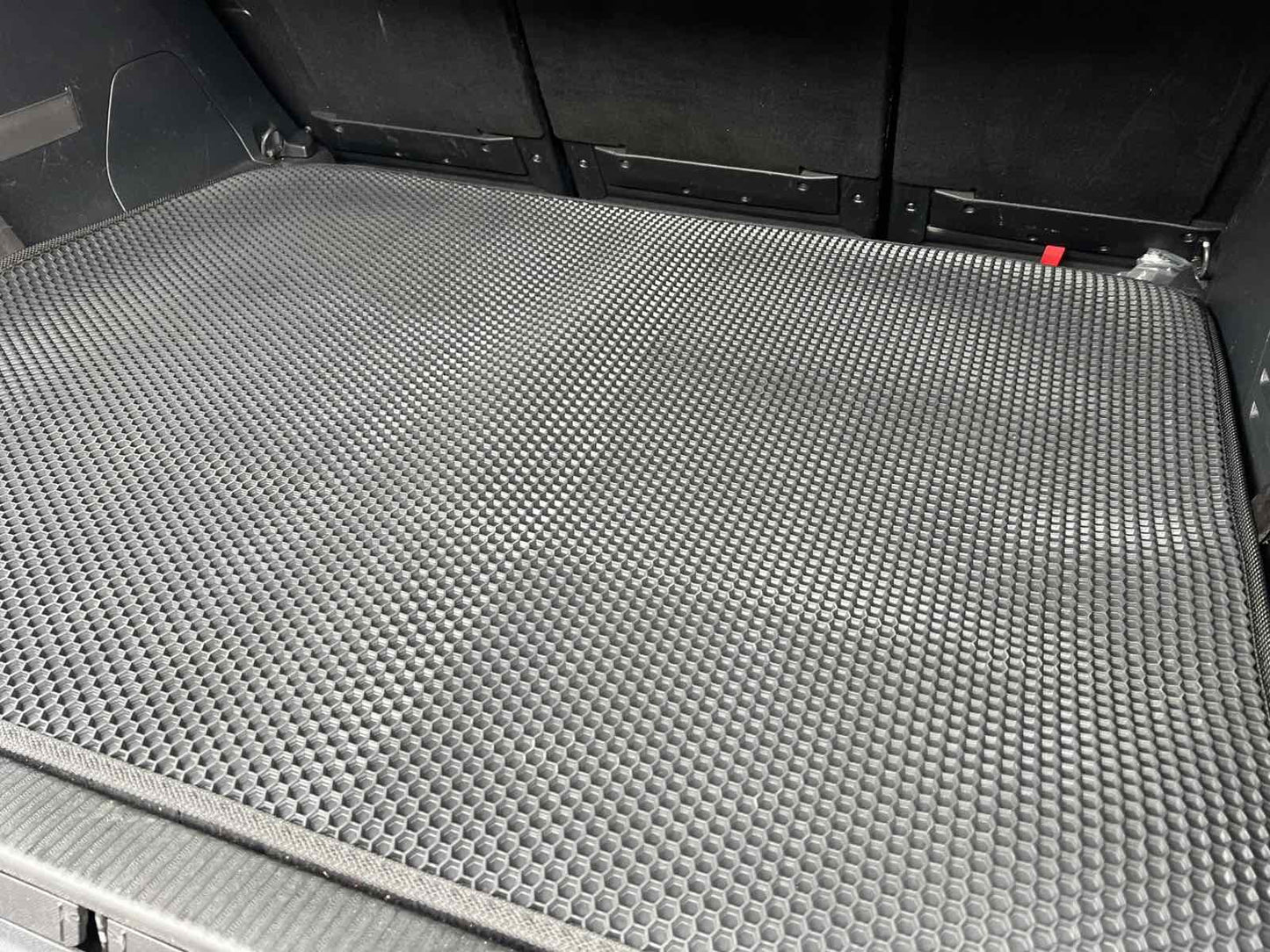 Trunk Rubber Mat Carsuit (2016-2020, Black) for Peugeot 5008 2016-2023 - image 2