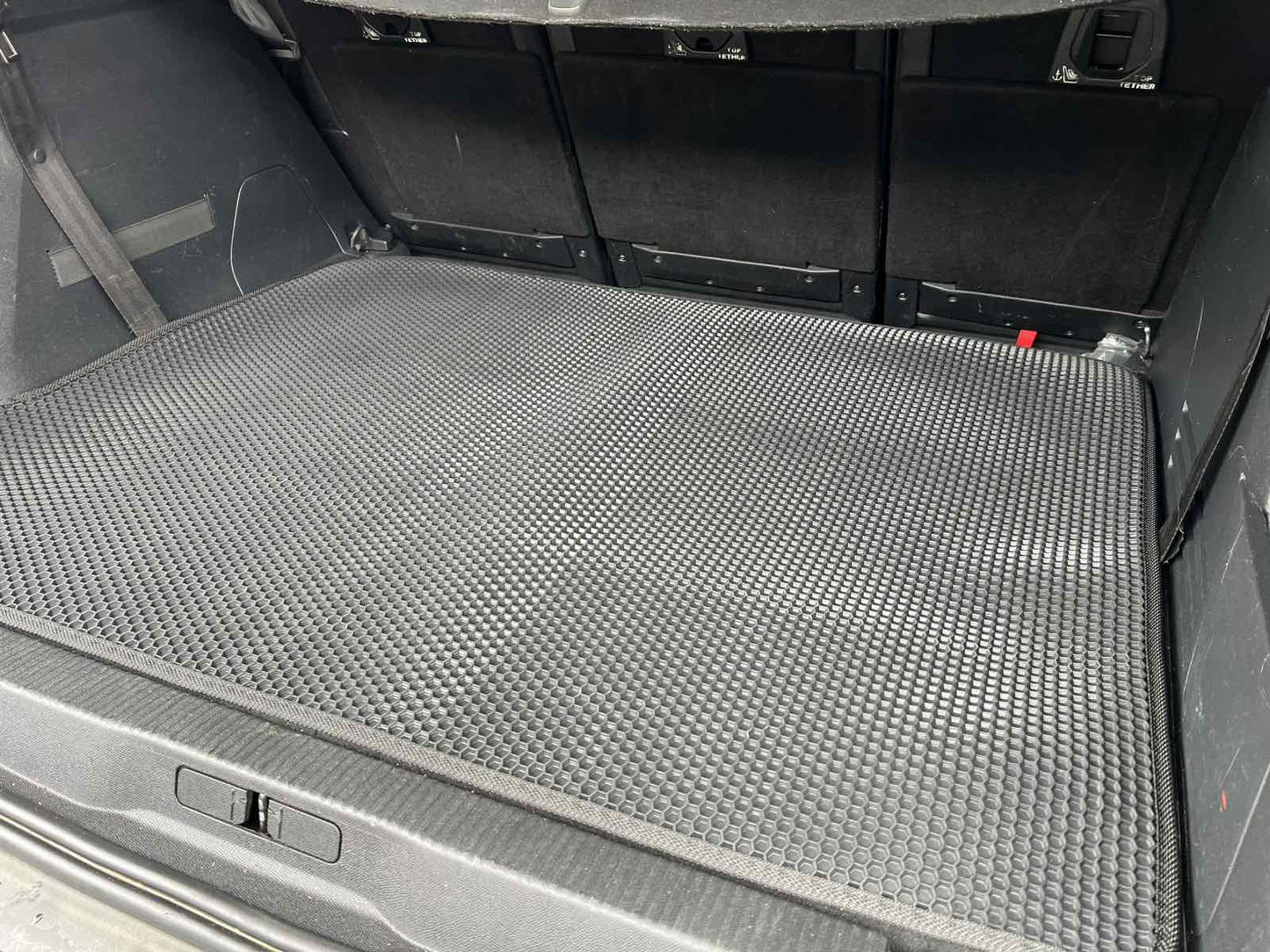 Trunk Rubber Mat Carsuit (2016-2020, Black) for Peugeot 5008 2016-2023 - image 4