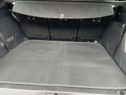Trunk Rubber Mat Carsuit (2016-2020, Black) for Peugeot 5008 2016-2023 - image 1