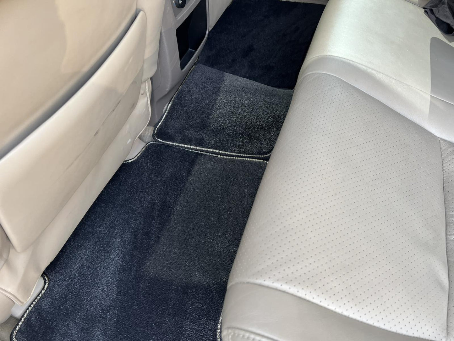 Deluxe Textile Floor Mats (2 Rows, Black) for Toyota Land Cruiser Prado 120 2002-2009 - image 3