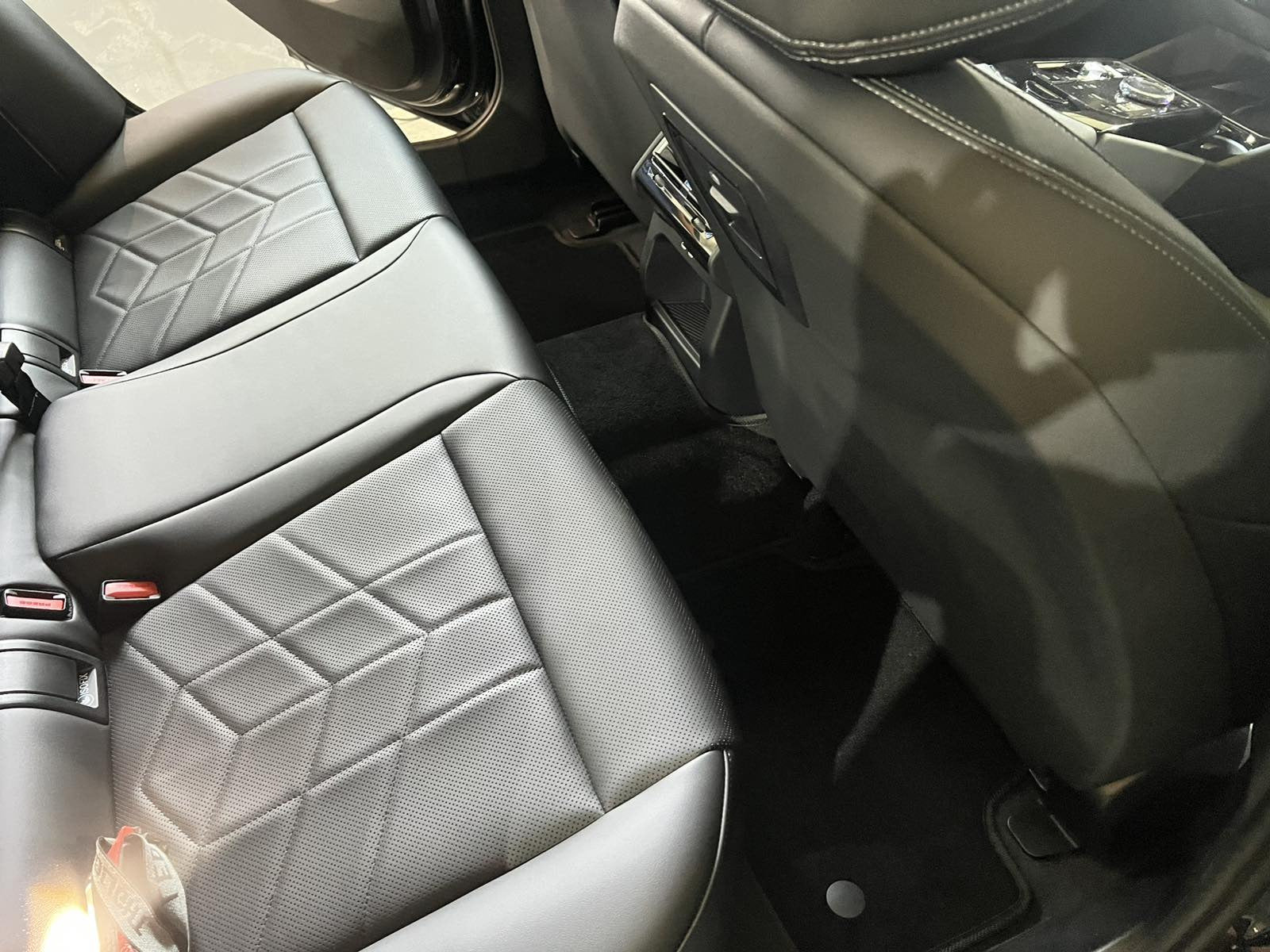 Premium Textile Floor Mats (For G60/61, Black) for BMW 5/i5 Series G60/60E/61 2023- - image 3