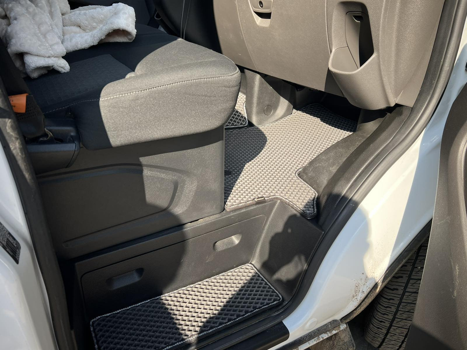 EVA Floor Mats (Front, Gray) for Ford Custom 2013-2022 - image 4